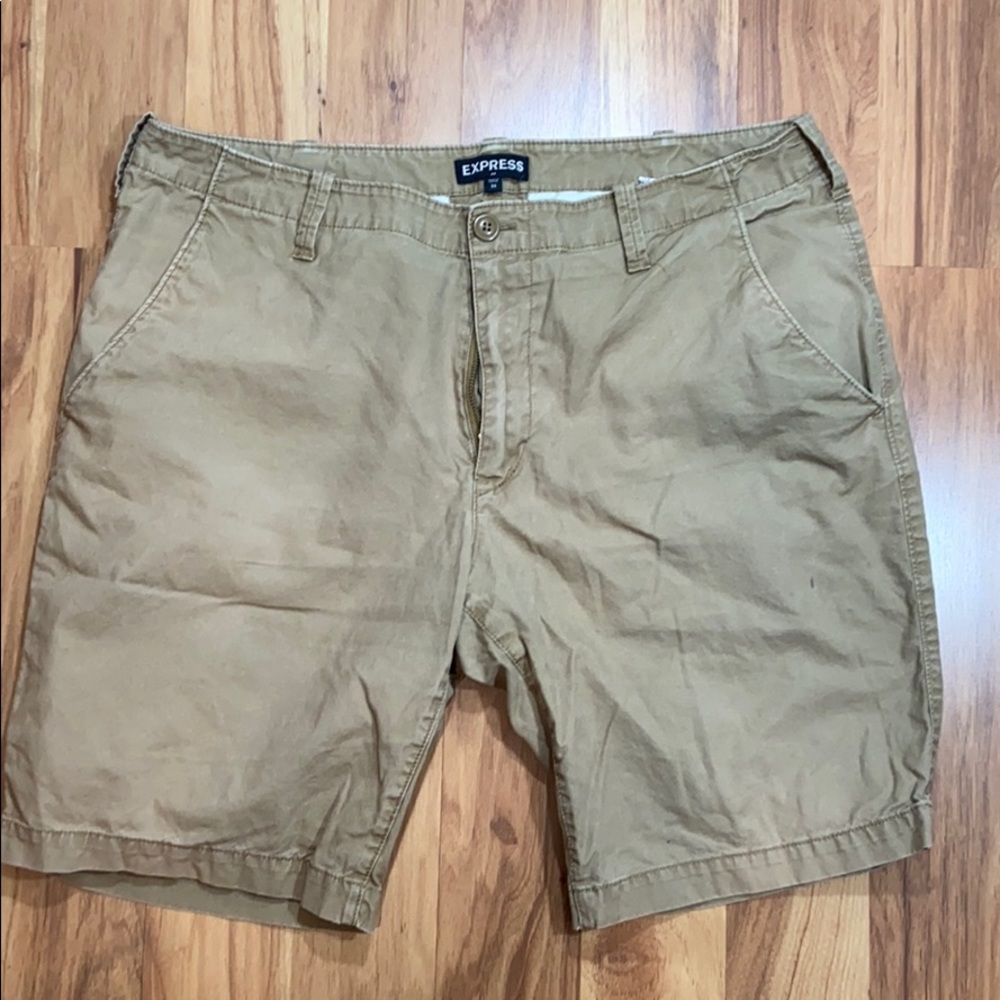 🔥🔥🔥Express Men’s Khaki Tan Shorts Size 36